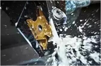 防止切削液發(fā)臭,還鋁合金壓鑄車(chē)間一個(gè)良好的環(huán)境 防止切削液發(fā)臭,還鋁合金壓鑄車(chē)間一個(gè)良好的環(huán)境